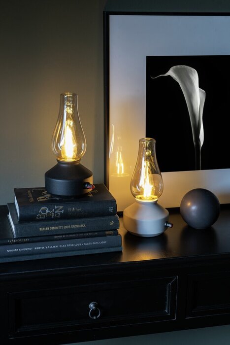 Bordslampa Vit Laddbar Retro Konstsmide